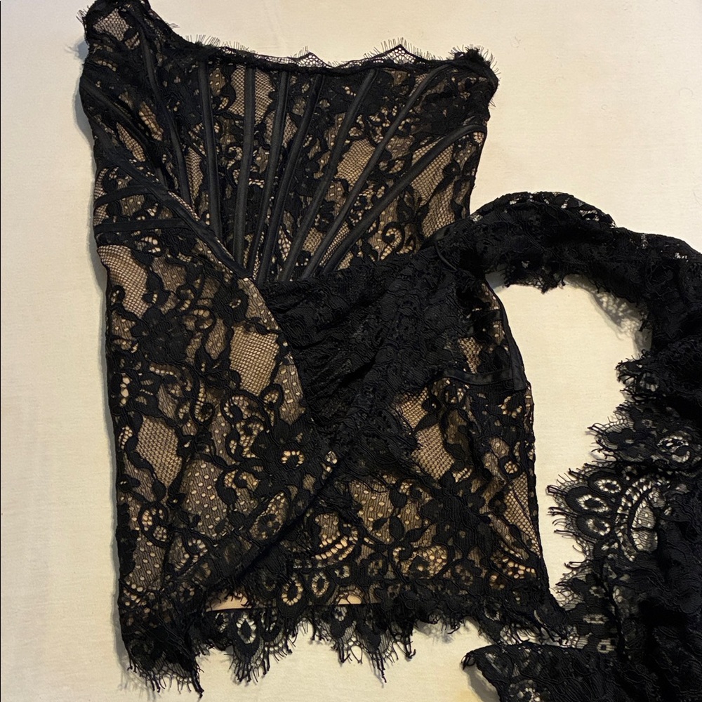 Elegant Black Lace Backless Dress